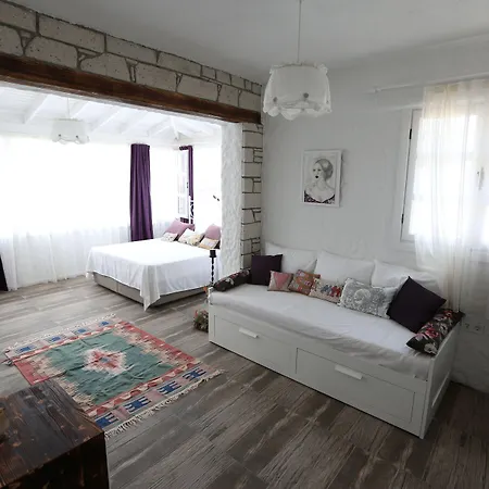 Peroni Bed & Breakfast Alaçatı