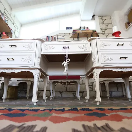 Peroni Bed & Breakfast Alaçatı